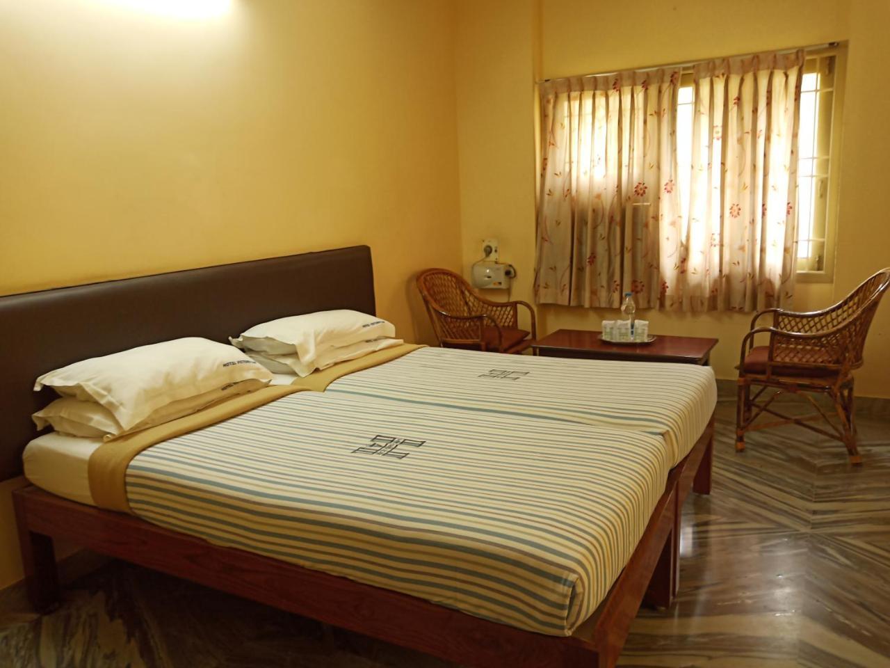 Hotel Victoriyah Thanjavur Ngoại thất bức ảnh